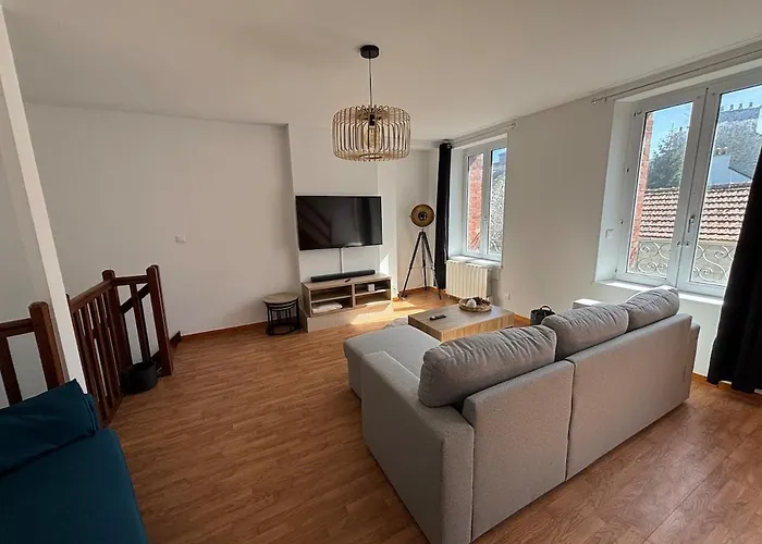 Dom wakacyjny Maison En Triplex Proche Centre-Ville *